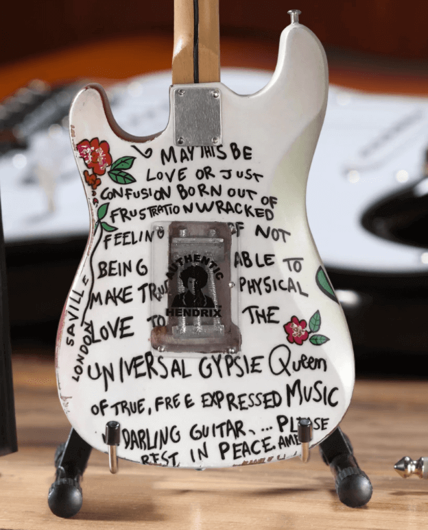 Jimi Hendrix Mini Fender™ Strat™ Saville Guitar Model