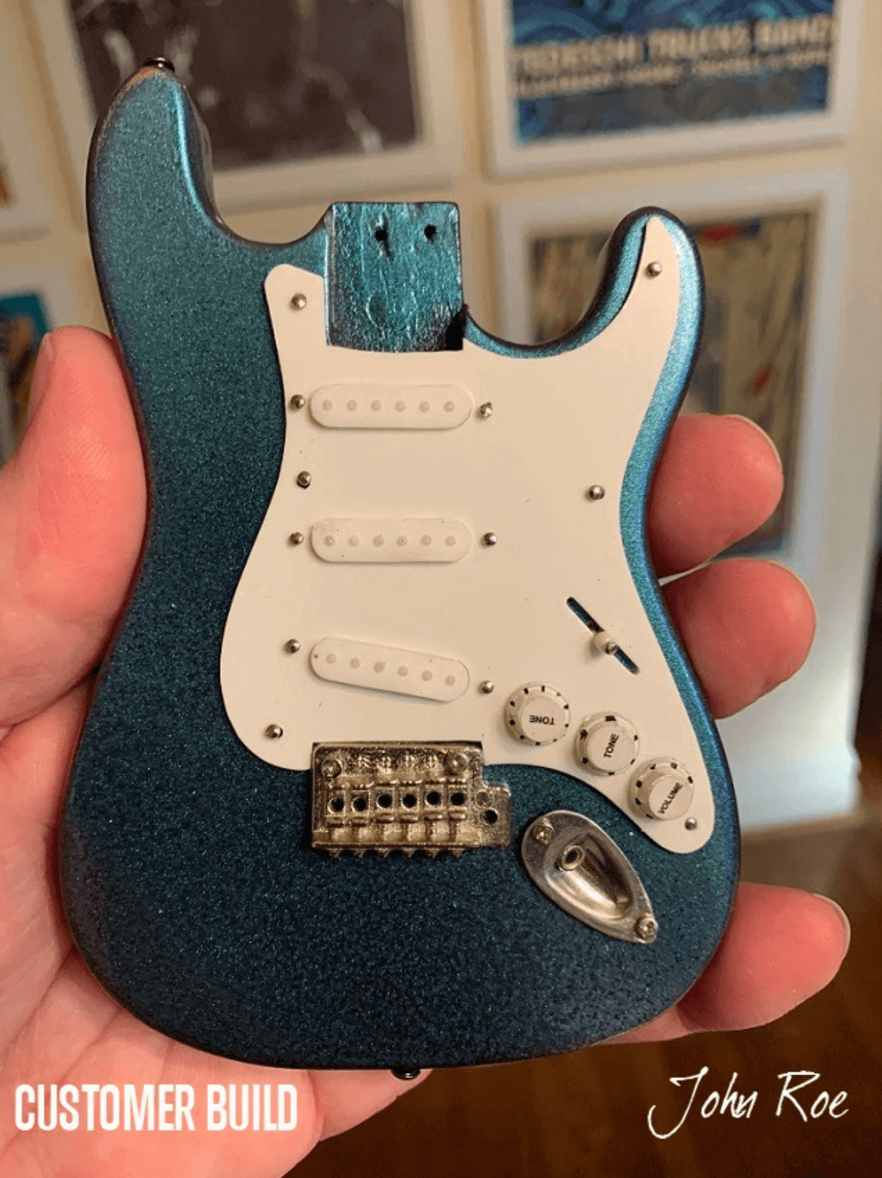 Miniature Guitar MODEL KIT - Fender™ Stratocaster™ - BUILD YOUR OWN